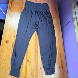 Athleta genie type athletic pants size MP